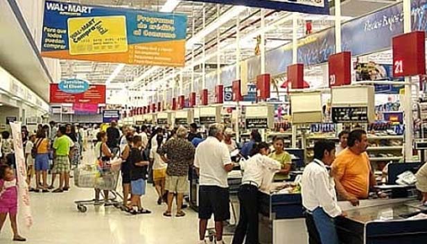 Walmart giảm giá hơn 10.000 mặt hàng bán trực tuyến